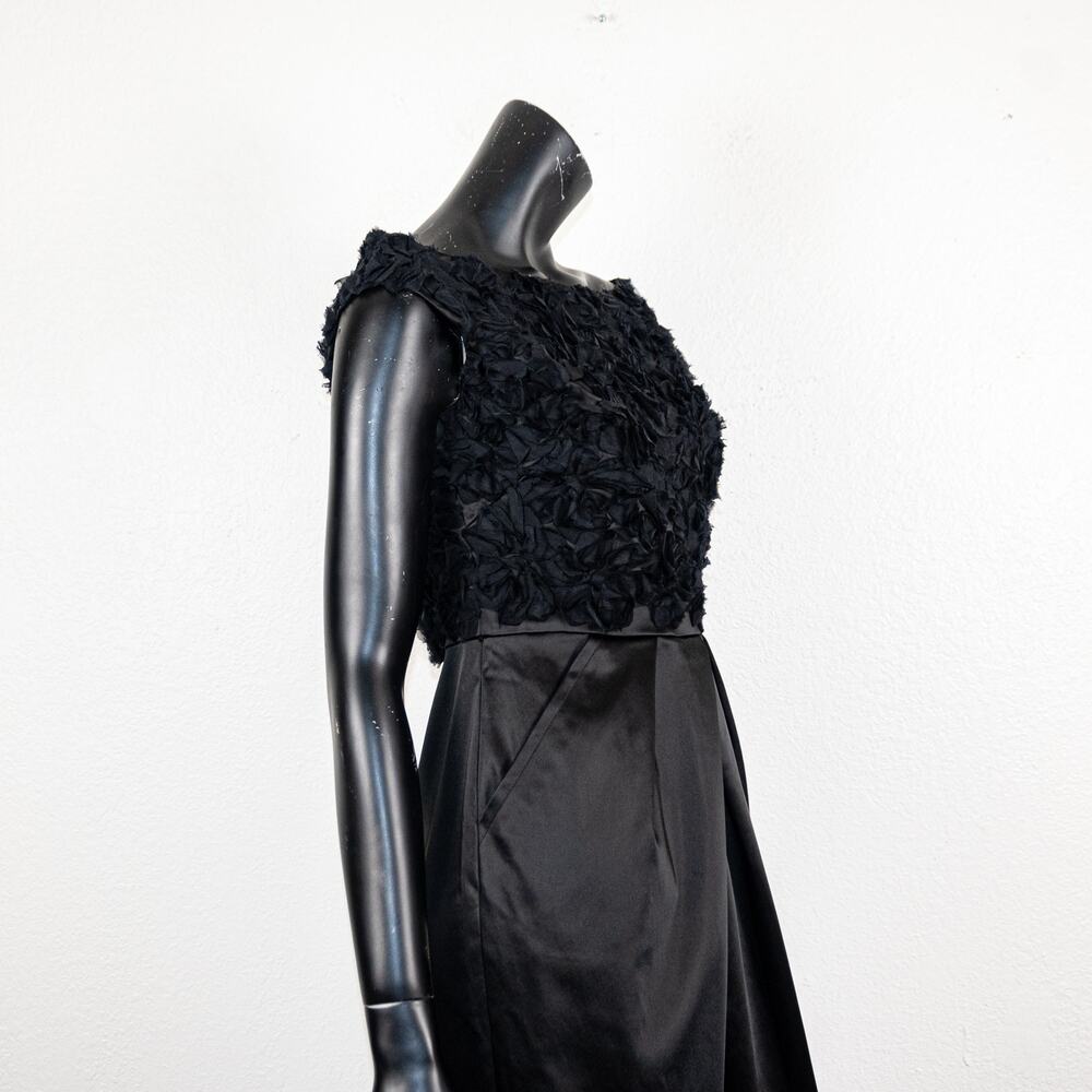 ST. JOHN Women's Rosette Cocktail Dress in black size 4 - Picture 10 of 11